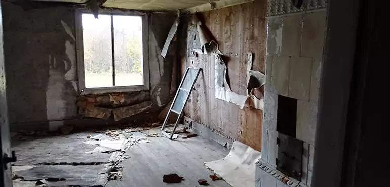 Why Selling a Distressed House Through Traditional Methods Fails in Memphis